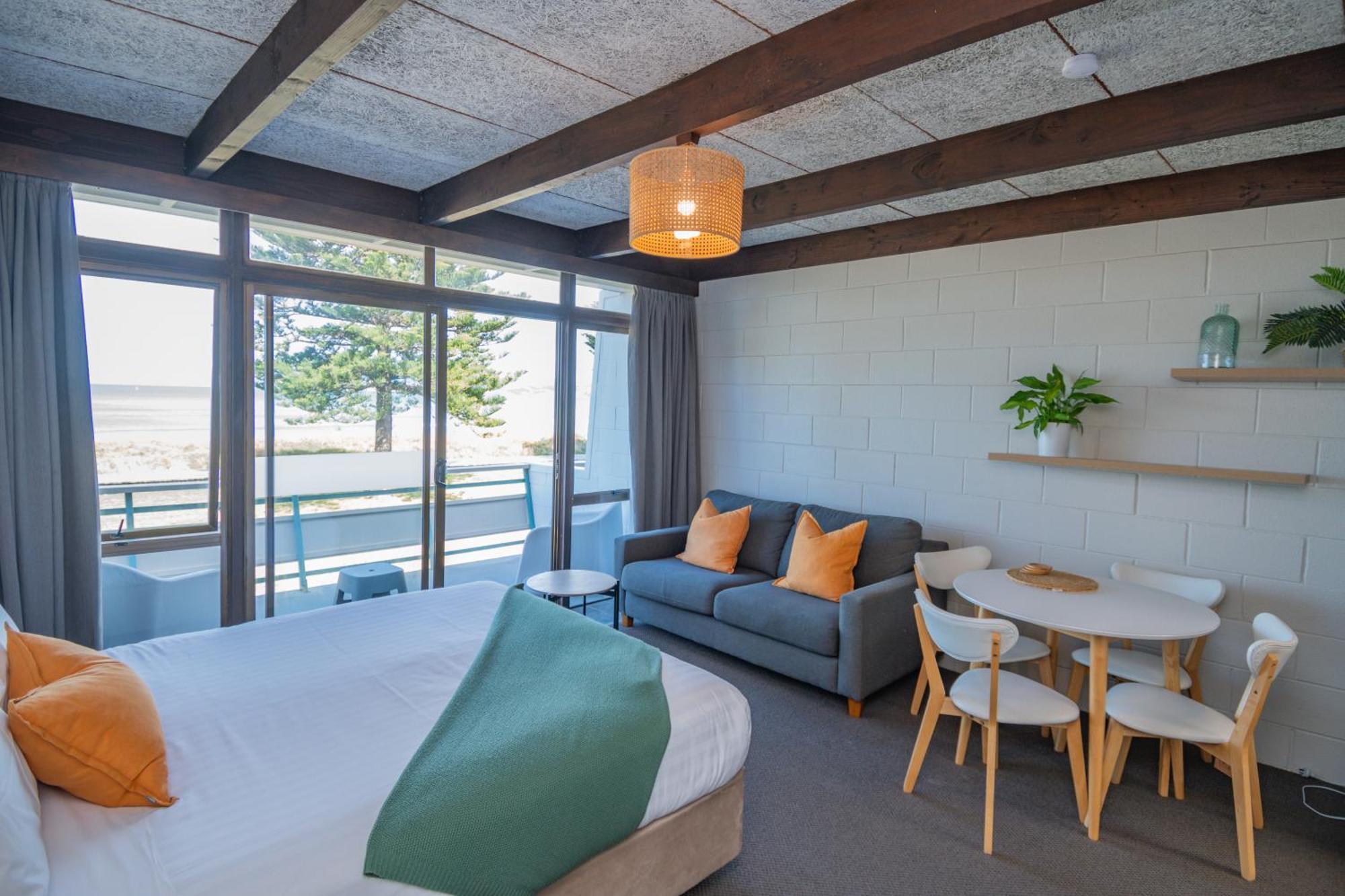 جيسبورن Whispering Sands Beachfront Motel المظهر الخارجي الصورة